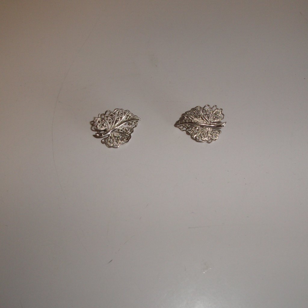 Vintage Clip Earrings Lisner Silver Filigree Leaf 7$